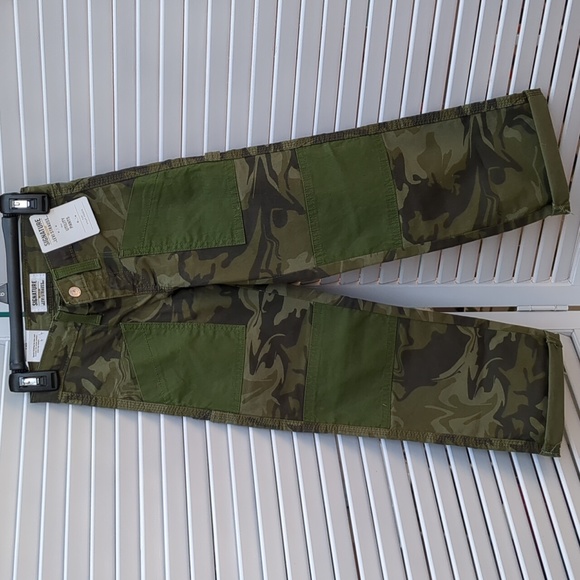 NWT Signature by Levi Strauss & Co Boys Camo Utility Pants 6 Regular - Picture 1 of 9